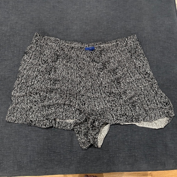 Women's casual shorts - Picture 1 of 3